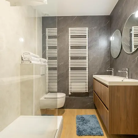 Seven - Les Hotel *