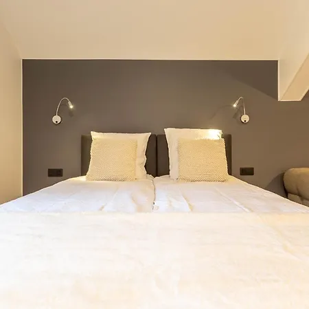 Seven - Les Hotel *